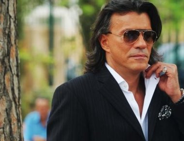 «Πονοκέφαλος» για τον Ηλία Ψινάκη - Έχασε την πλειοψηφία στο δημοτικό συμβούλιο Μαραθώνα-Νέας Μάκρης